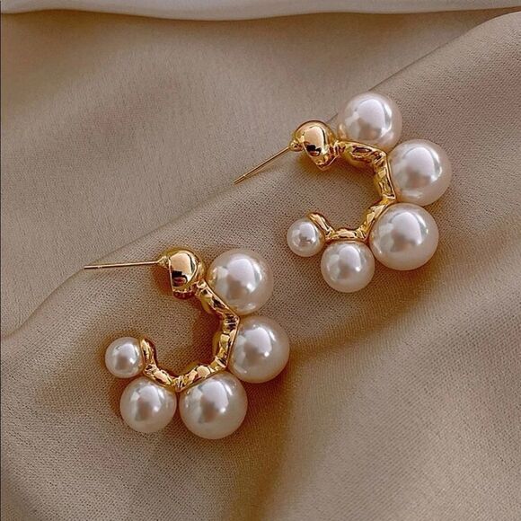 5 for $25 GOLD FAUX PEARL EARRINGS - Picture 3 of 9